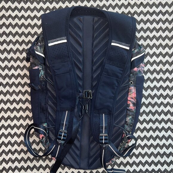 Dappled Daze Multi True Navy lululemon Run All Day Backpack 13L main image 5